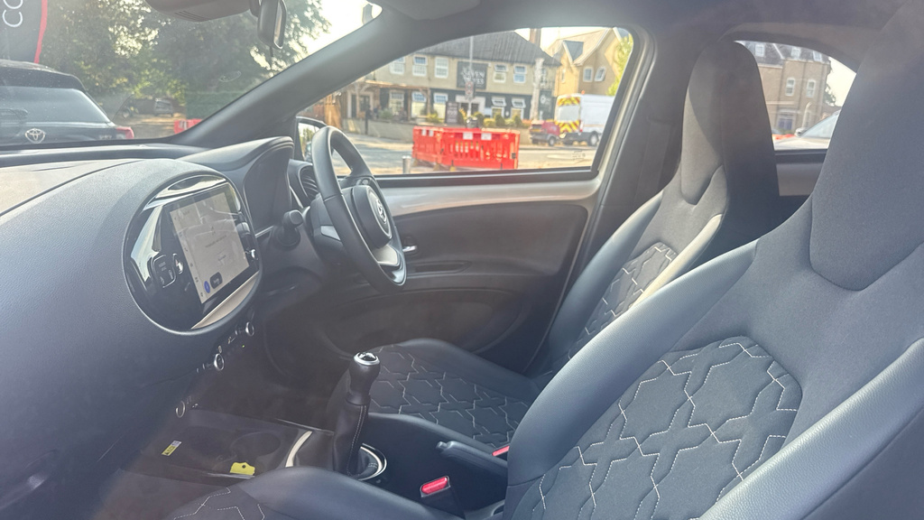 Toyota Aygo X 1.0 Vvt-i Exclusive Hatchback Eu Beige #5