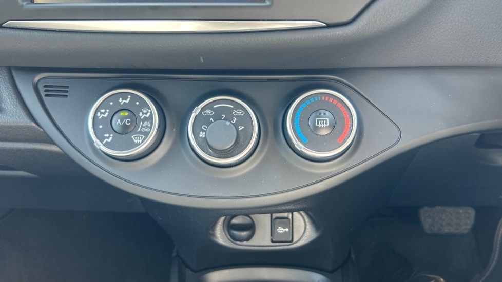 Toyota Yaris Icon Red #37
