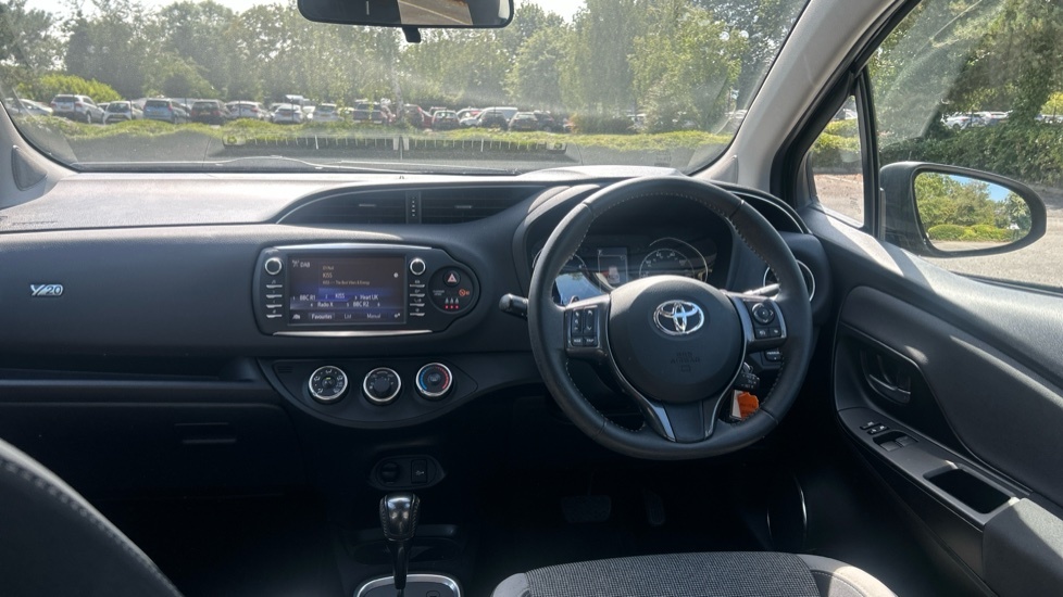 Toyota Yaris 1.5 Vvt-i Y20 Bi-tone Cvt Euro 6 Black #6