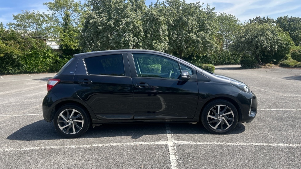 Toyota Yaris Icon Red #23