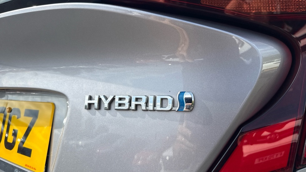Toyota C-Hr Excel 1.8 White #20