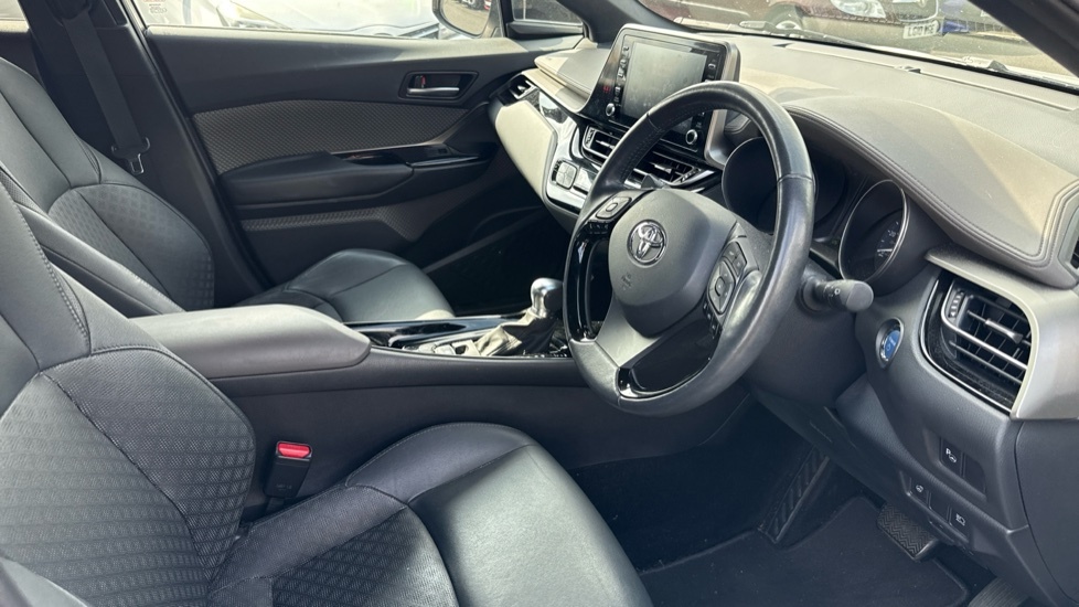 Toyota C-Hr Excel 1.8 White #12