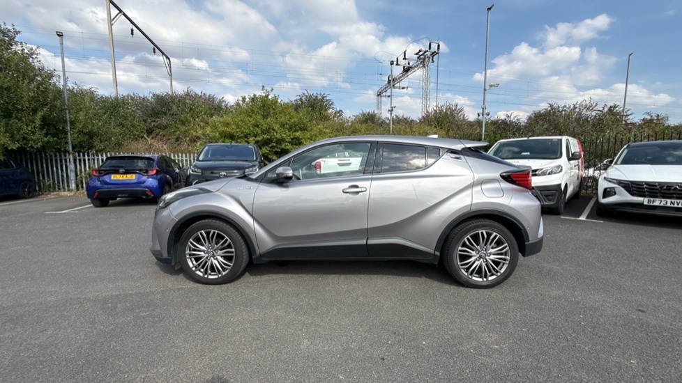 Toyota C-Hr Excel 1.8 White #24