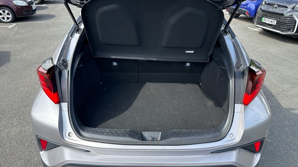 Toyota C-Hr Excel 1.8 White #13