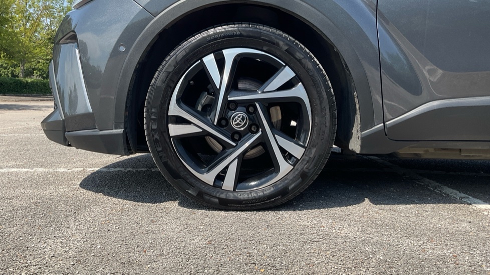 Toyota C-Hr Design White #25