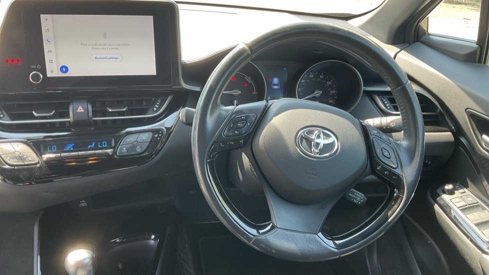 Toyota C-Hr Design White #10