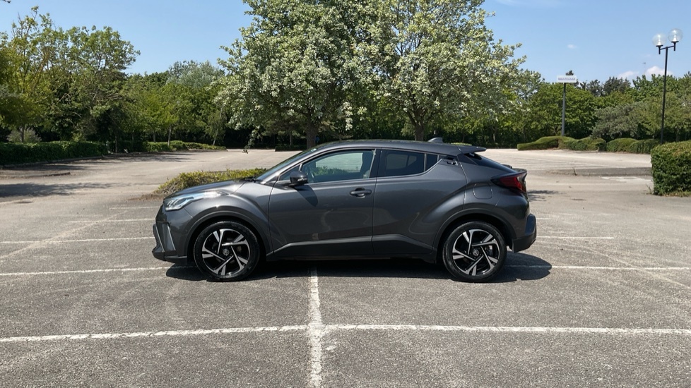 Toyota C-Hr Design White #24