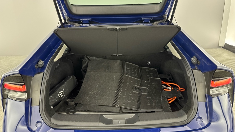 Toyota Prius 2.0 Phev Excel Cvt Red #13