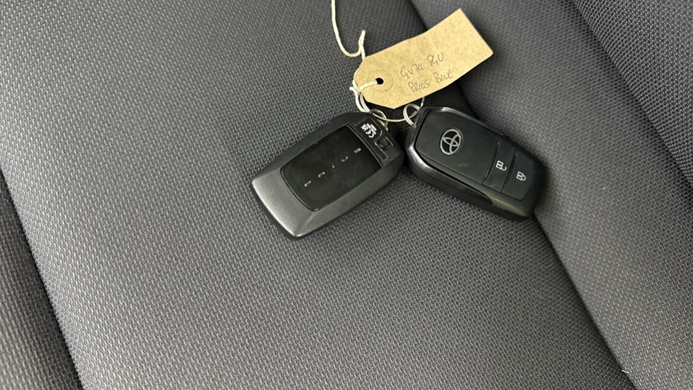 Toyota Prius 2.0 Phev Excel Cvt Red #27