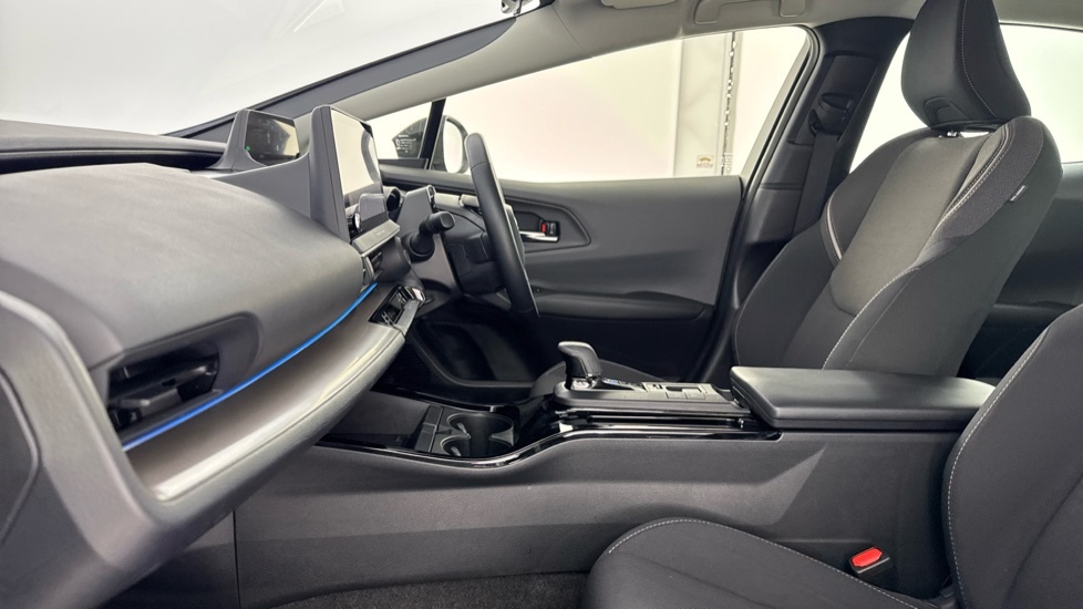Toyota Prius 2.0 13.6Kwh Design Hatchback Plug-in Hy Blue #5