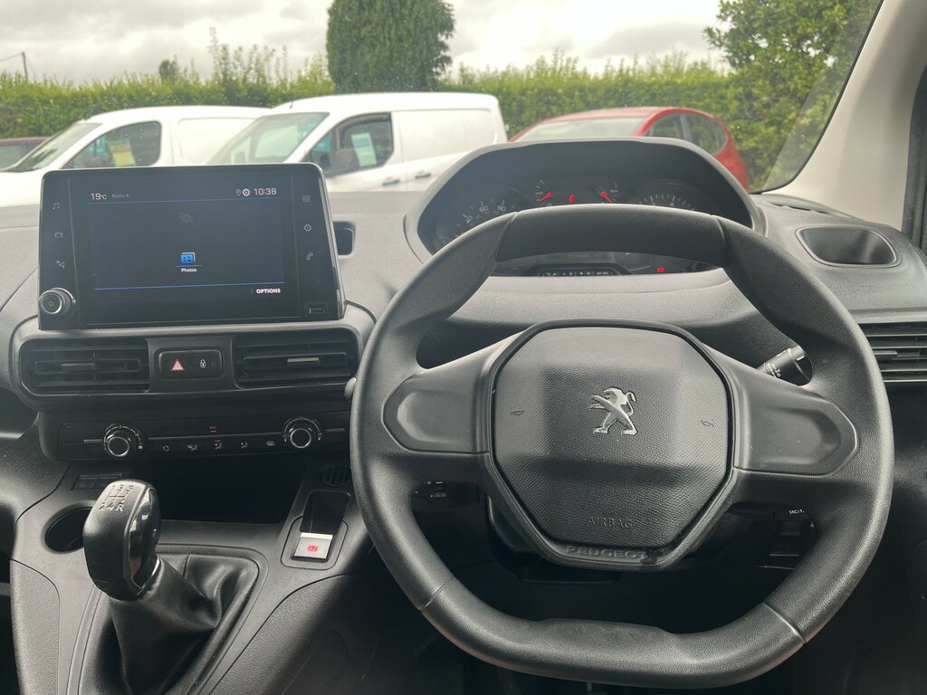 Peugeot Partner 1000 1.5 Bluehdi 100 Professional Van #11