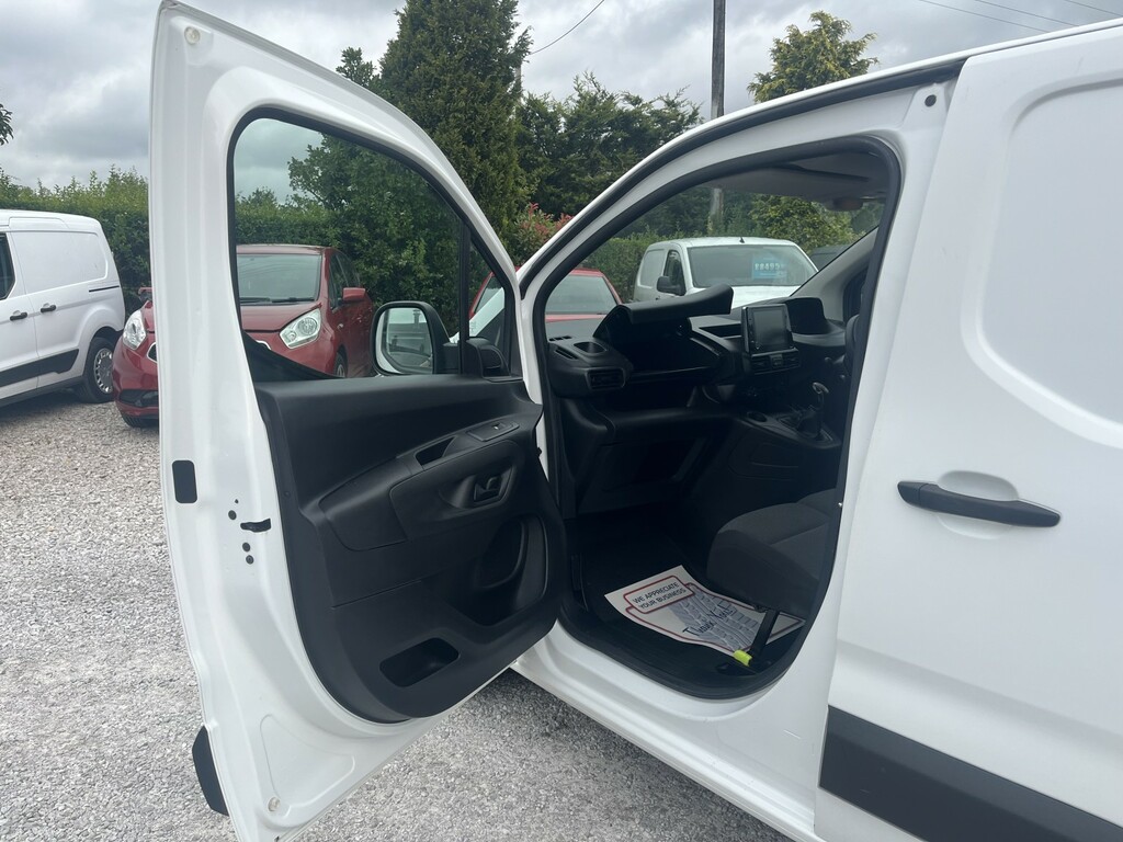 Peugeot Partner 1000 1.5 Bluehdi 100 Professional Van #18