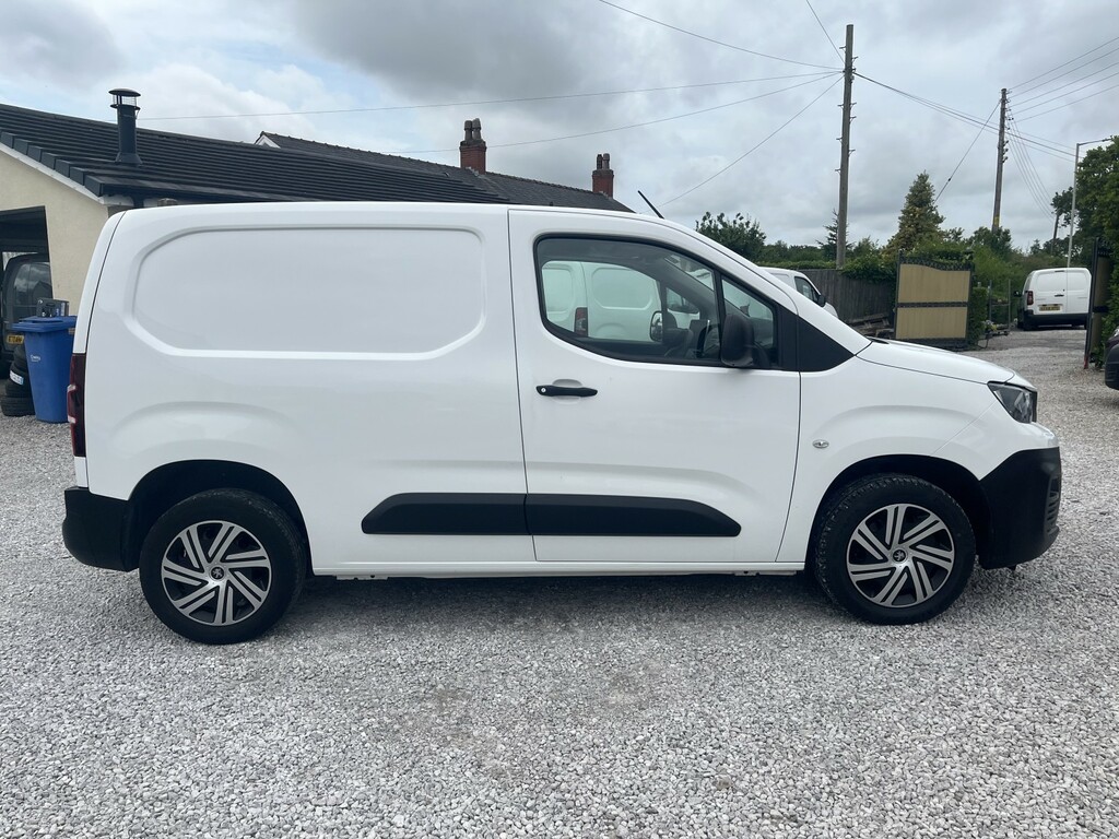 Peugeot Partner 1000 1.5 Bluehdi 100 Professional Van #9