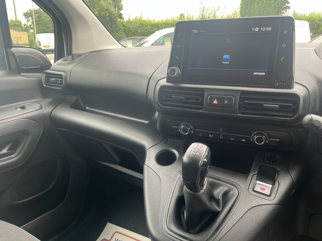 Peugeot Partner 1000 1.5 Bluehdi 100 Professional Van #12