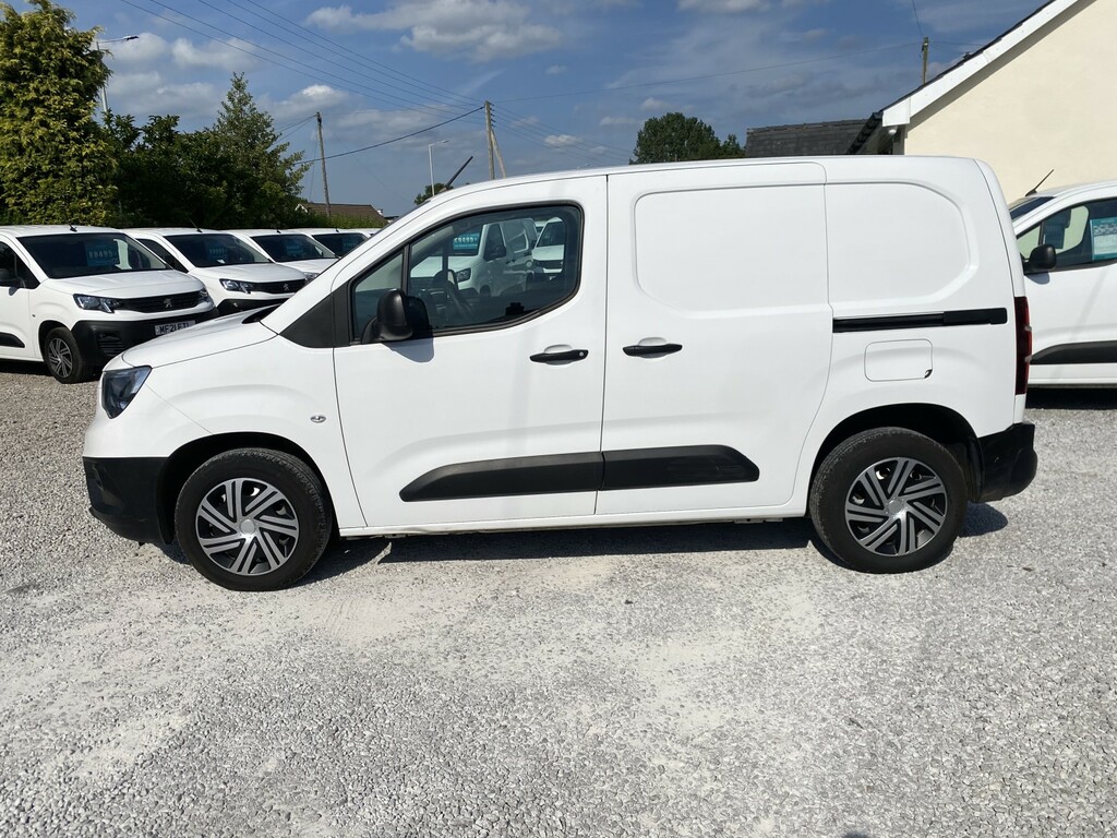 Vauxhall Combo Panel Van 1.5 Turbo D 2300 Dynamic 202121 BA21FTU White #6