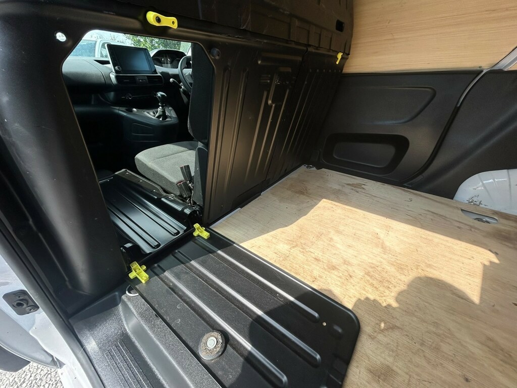 Peugeot Partner Professional Grey #18