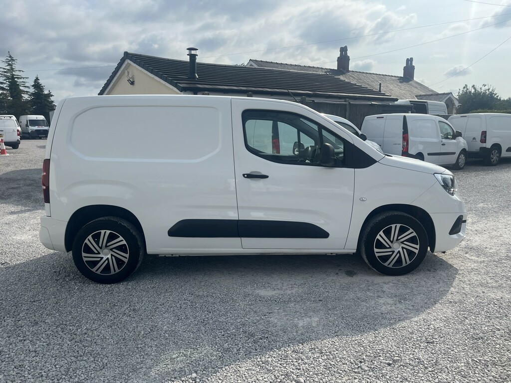 Vauxhall Combo 1.6 Turbo D 2300 Sportive White #3