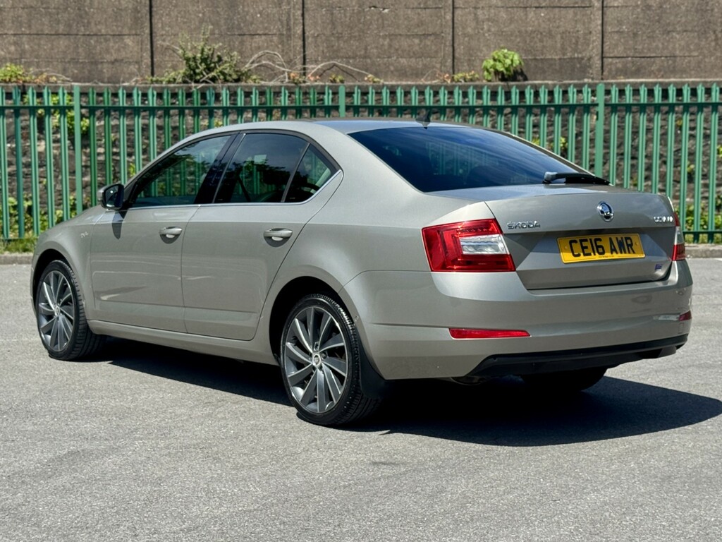Skoda Octavia 2.0 Tdi Laurin Klement Beige #2