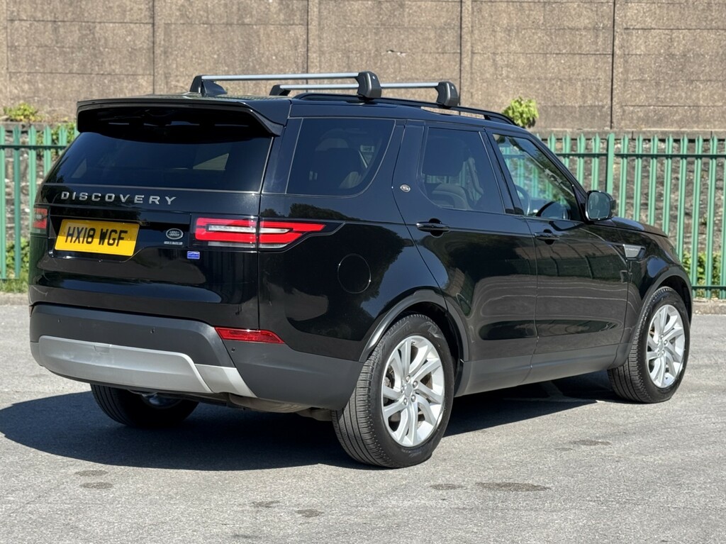Land Rover Discovery 3.0 Td V6 Hse Black #4