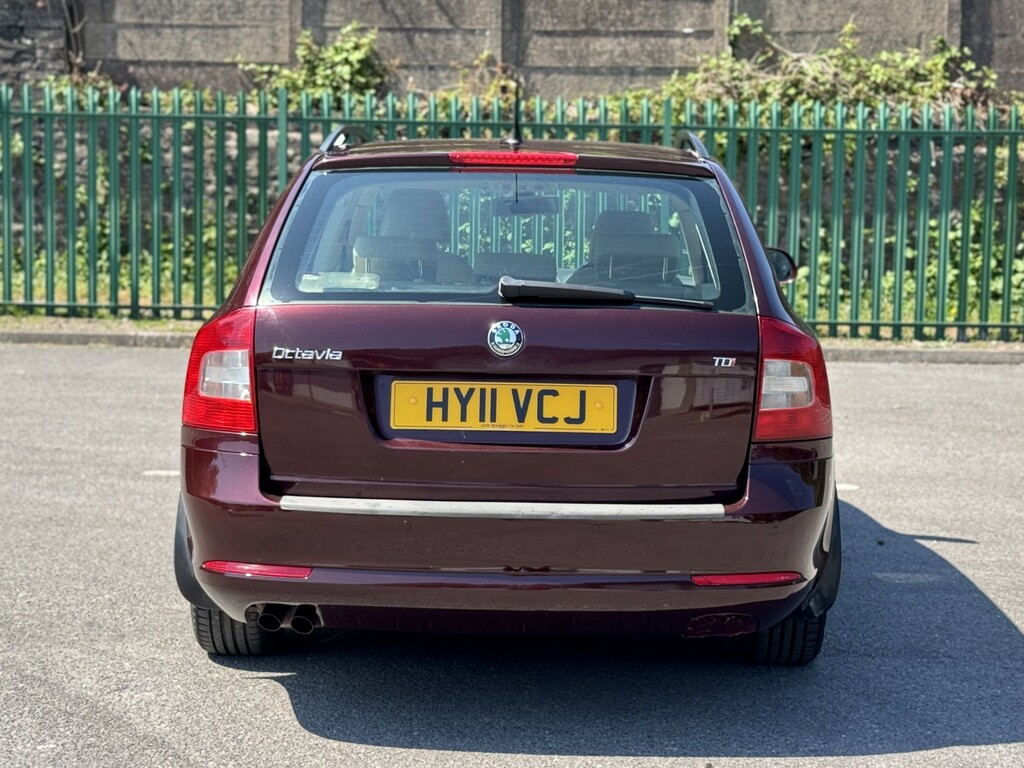 Skoda Octavia 1.6 Tdi Elegance Euro 5 Green #9