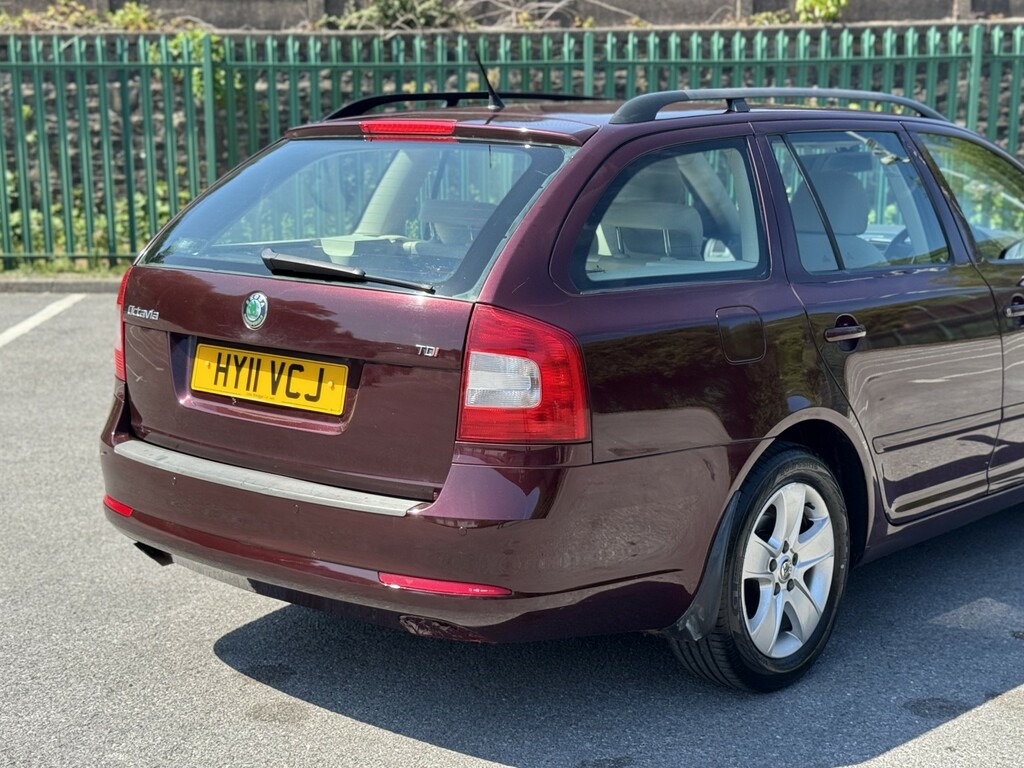 Skoda Octavia 1.6 Tdi Elegance Euro 5 Green #16