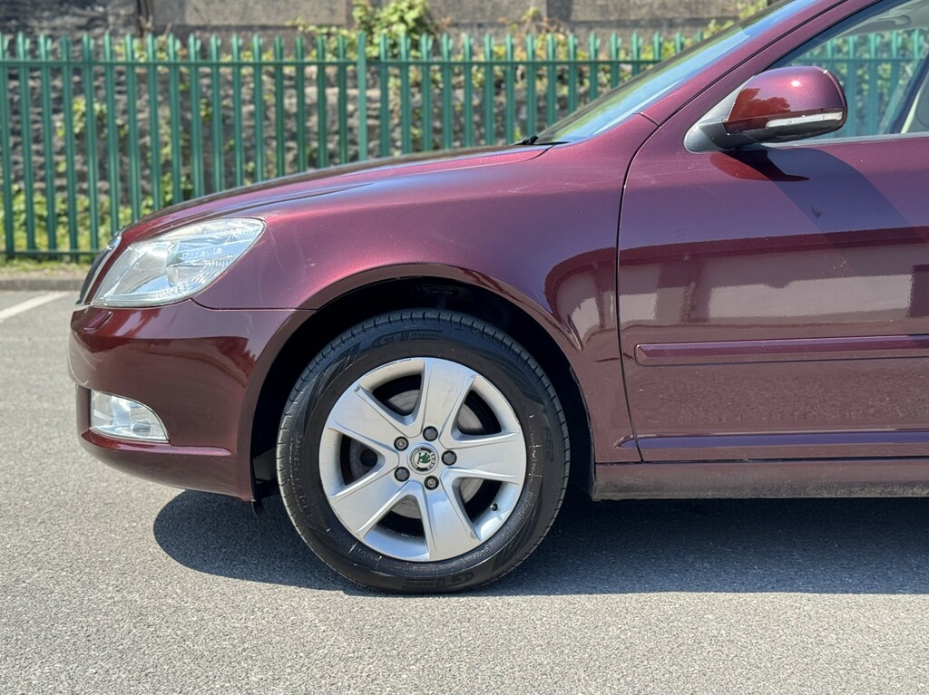 Skoda Octavia 1.6 Tdi Elegance Euro 5 Green #19