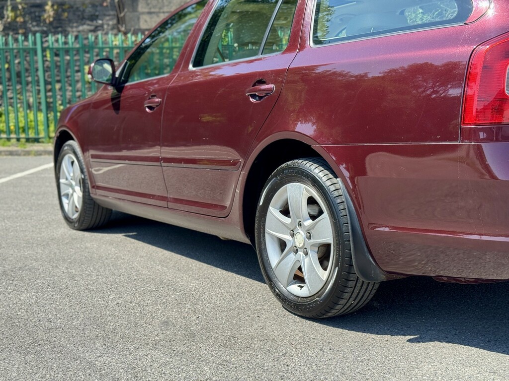 Skoda Octavia 1.6 Tdi Elegance Euro 5 Green #18