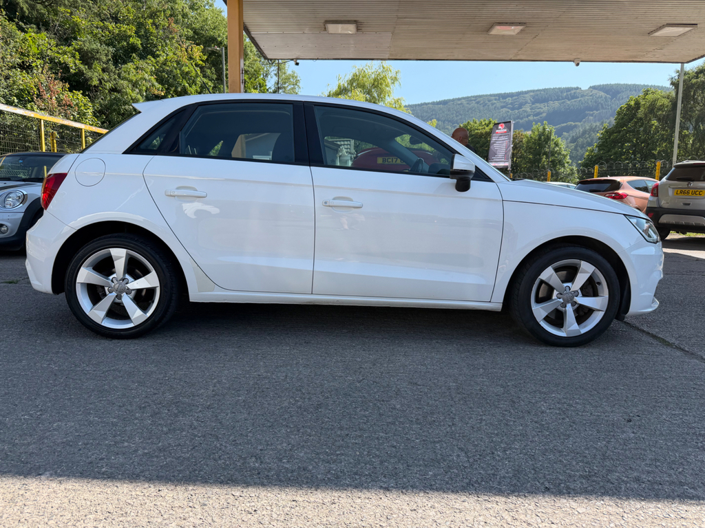 Audi A1 Sportback Tfsi Sport  #4