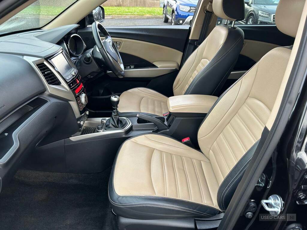 SsangYong Tivoli Xlv 1.6 Elx 113 Bhp Red #9