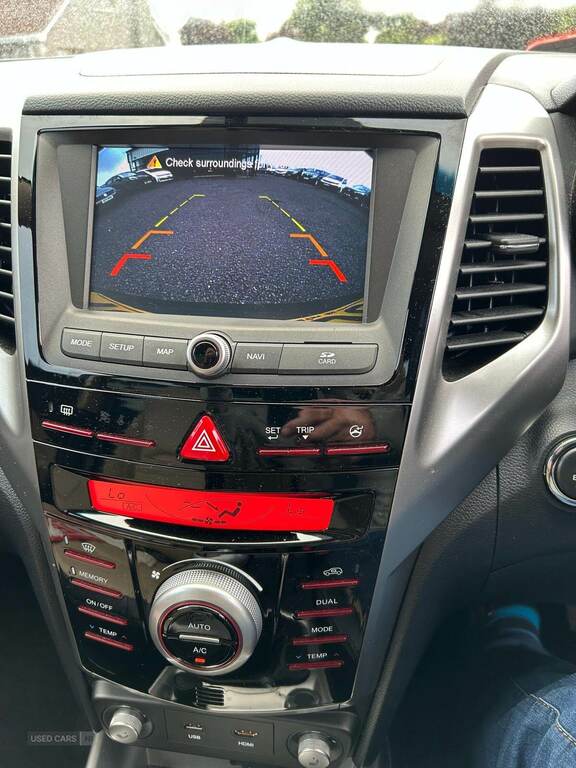 SsangYong Tivoli Xlv 1.6 Elx 113 Bhp Red #8