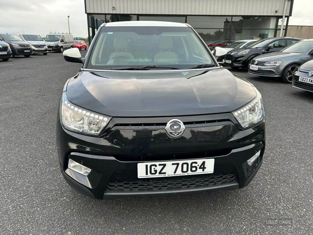 SsangYong Tivoli 1.6 D Elx Black #2