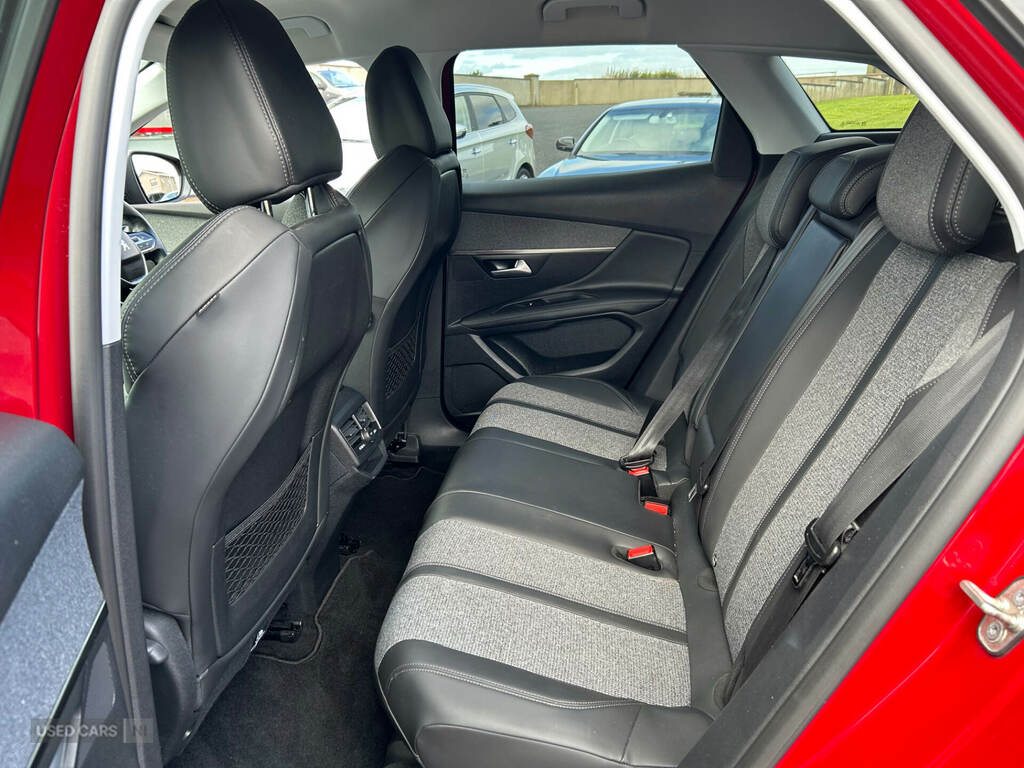 Peugeot 3008 1.6 Bluehdi 120 Allure Eat6 NL67KNJ Red #5
