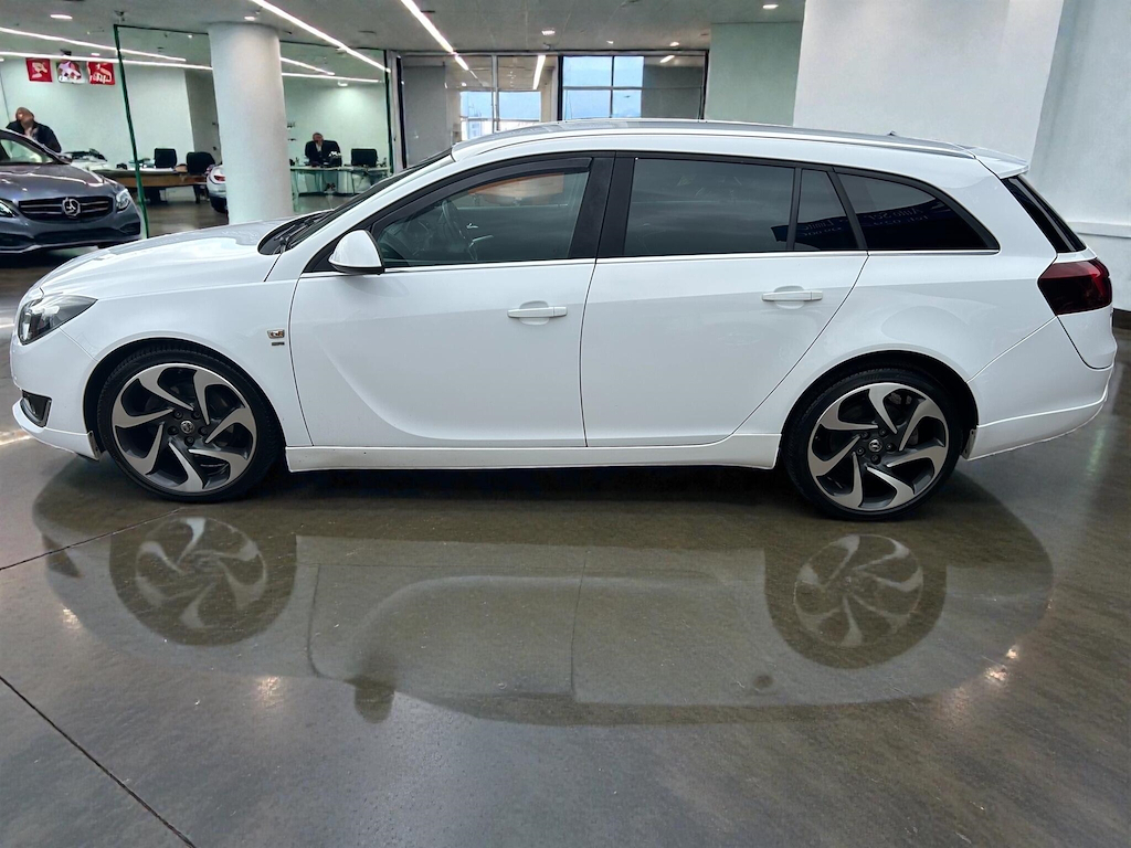Vauxhall Insignia Estate White #6