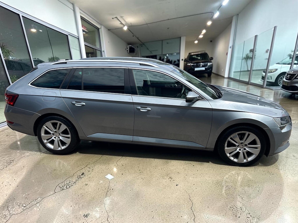 Skoda Superb Estate Black #9