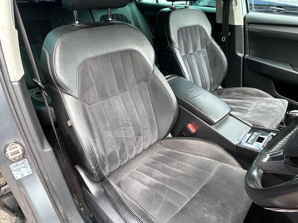 Skoda Superb Estate Black #13