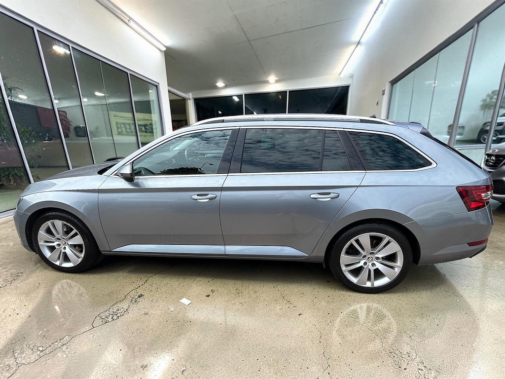 Skoda Superb Estate Black #7