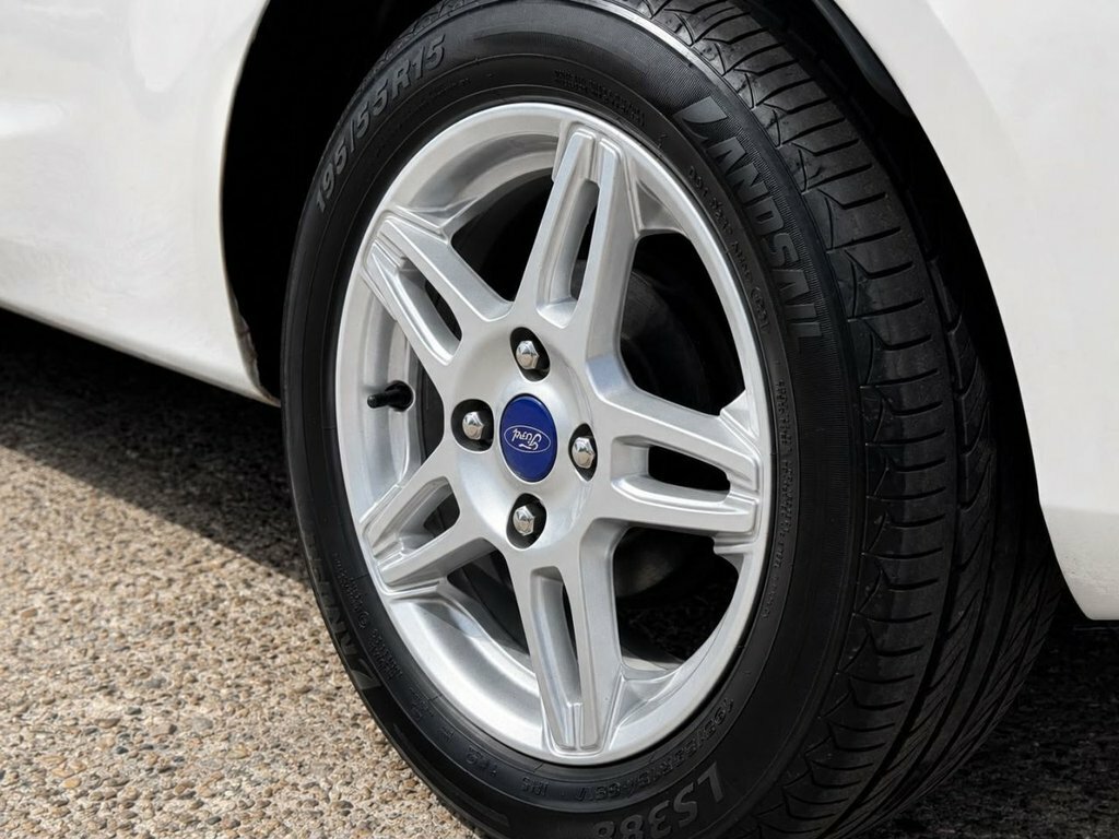Ford Fiesta 1L Zetec ST13SUH White #5