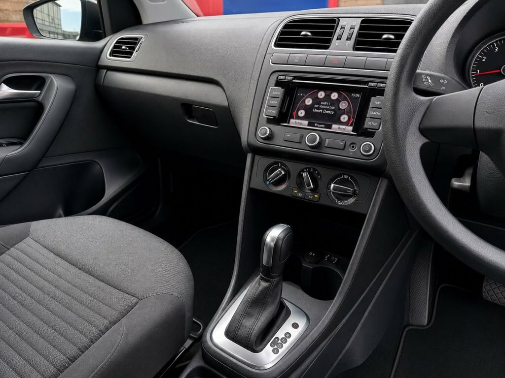 Volkswagen Polo Hatchback Red #5