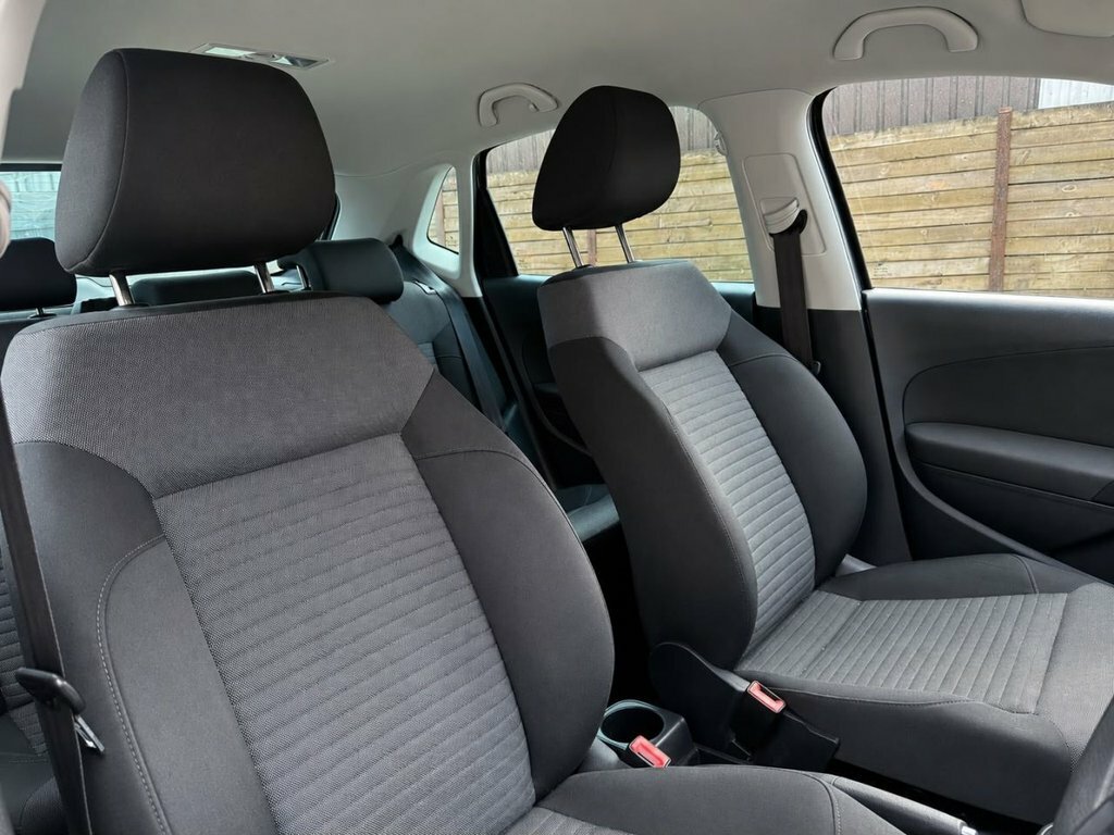 Volkswagen Polo Hatchback Red #4