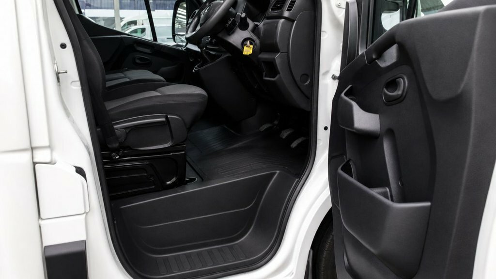 Renault Master 2.3L Start White #2