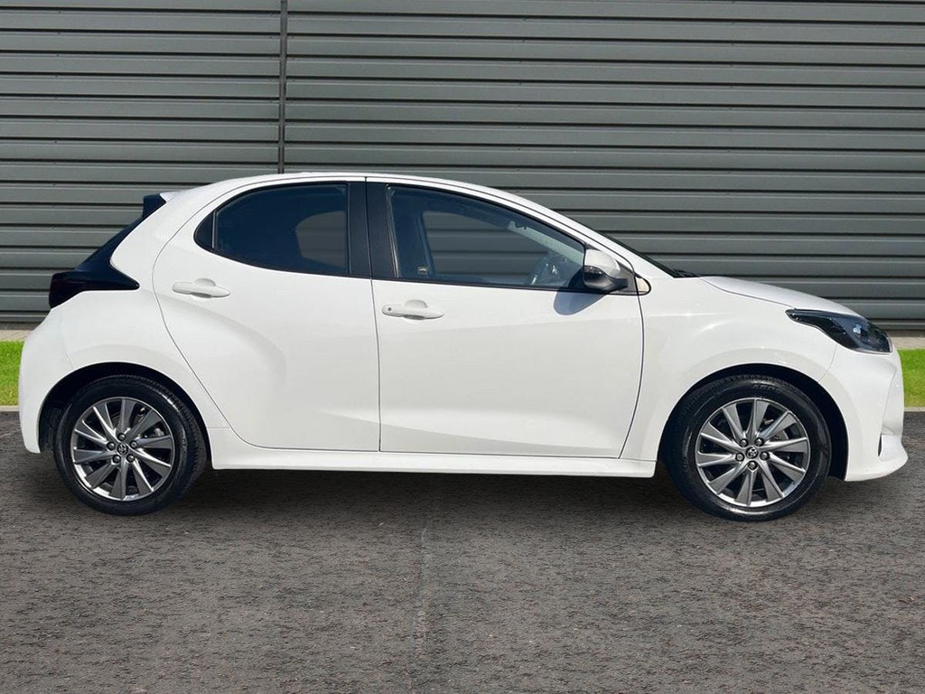 Toyota Yaris 1.5 Vvt-h Icon Hatchback Hybrid E Cvt LM72XFR White #2