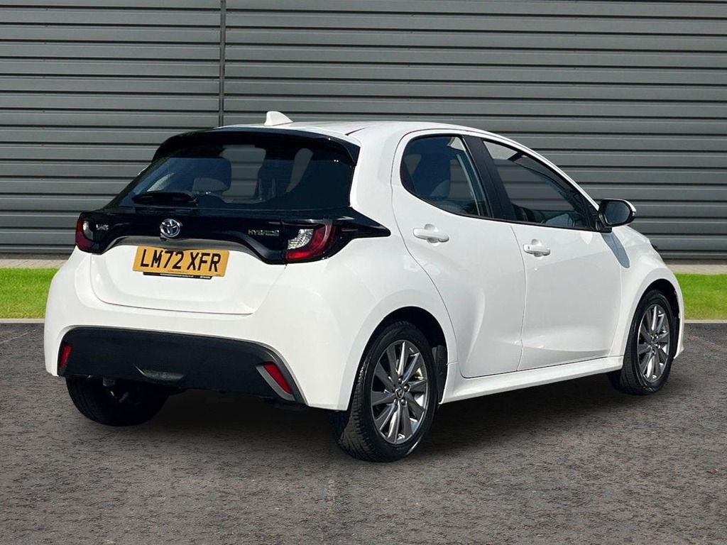 Toyota Yaris 1.5 Vvt-h Icon Hatchback Hybrid E Cvt LM72XFR White #3