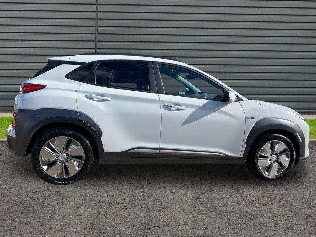 Hyundai Kona 64Kwh Premium Suv RE70AEF White #2