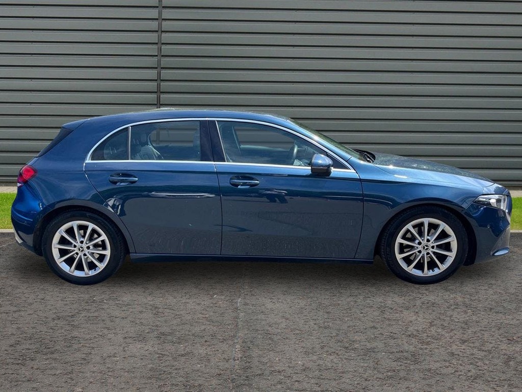 Mercedes-Benz A Class 1.3 A180 Sport AO69VVD Blue #2