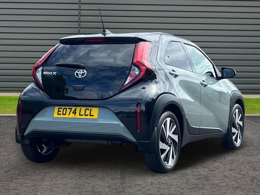 Toyota Aygo X 1.0 Vvt I Edge Hatchback X Shift EO74LCL Green #3