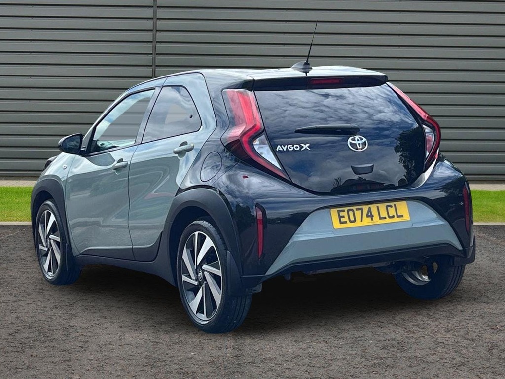 Toyota Aygo X 1.0 Vvt I Edge Hatchback X Shift EO74LCL Green #5
