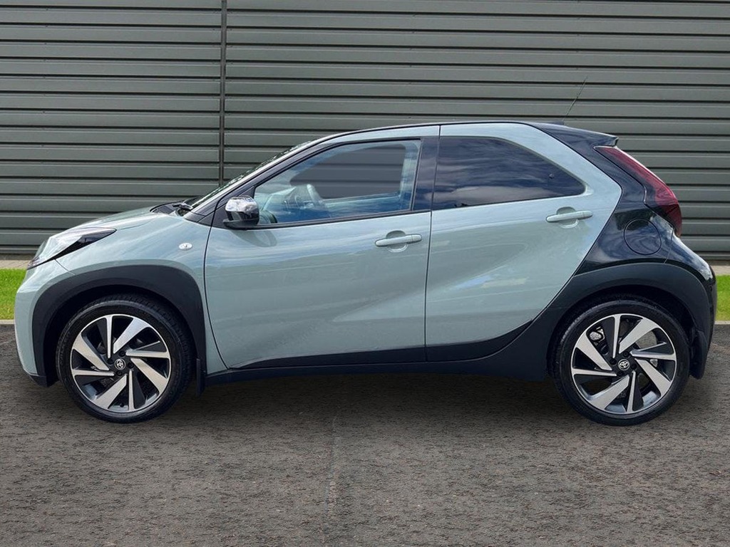 Toyota Aygo X 1.0 Vvt I Edge Hatchback X Shift EO74LCL Green #6