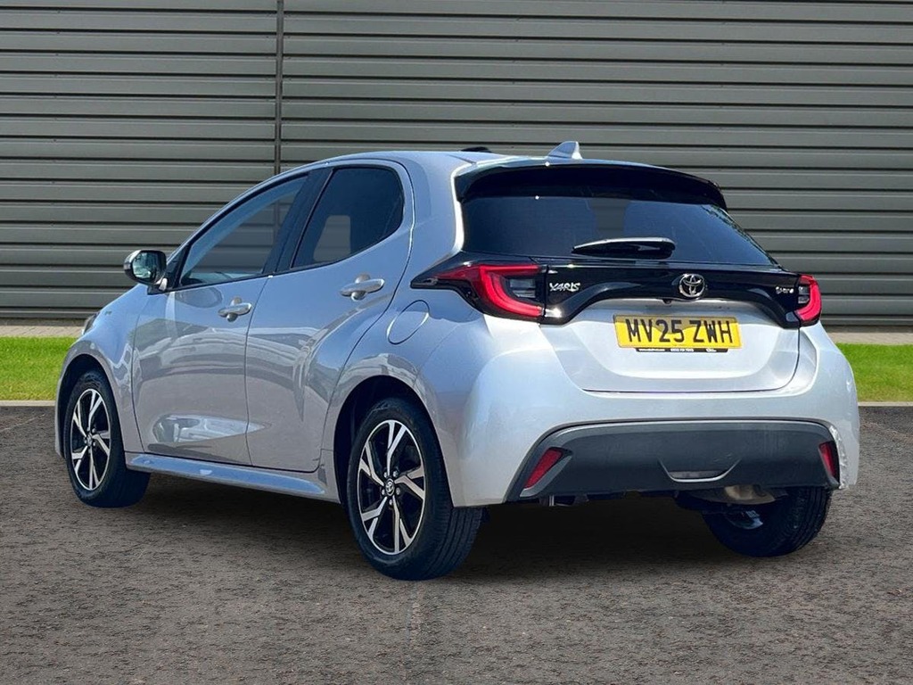 Toyota Yaris 1.5 Vvt-h Design Hatchback Hybrid E Cvt MV25ZWH Silver #5