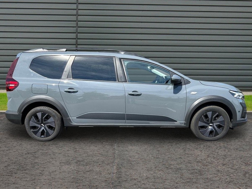 Dacia Jogger 1.6 Hybrid Expression Mpv Hybrid Grey #2