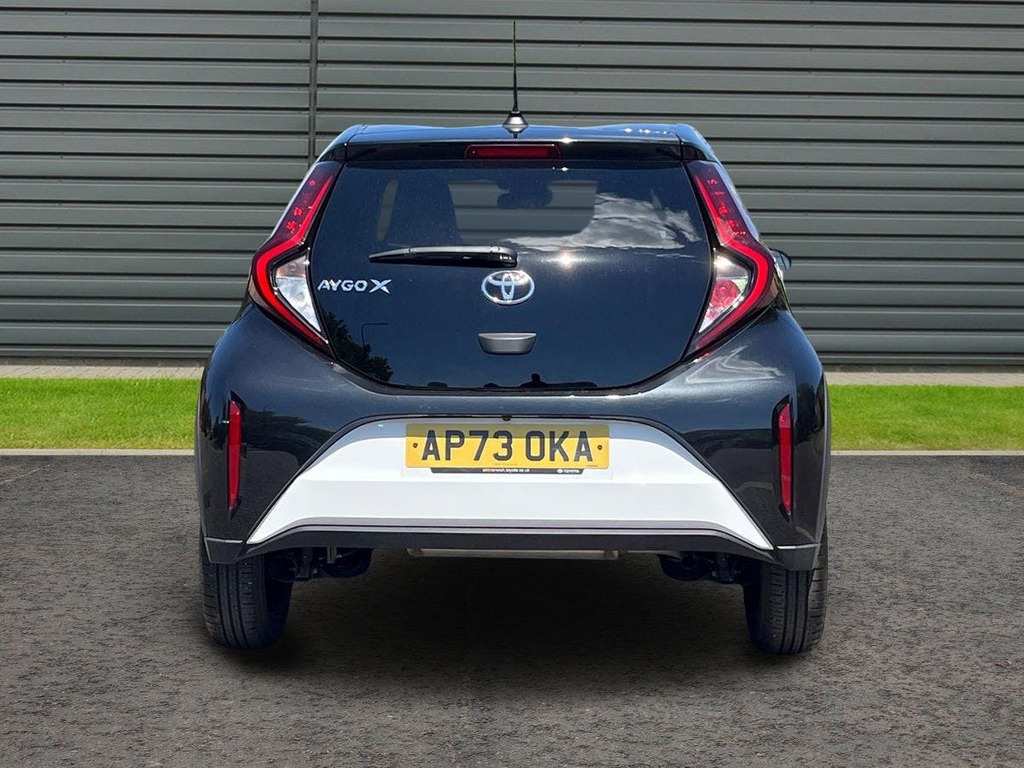 Toyota Aygo X 1.0 Vvt I Edge Hatchback AP73OKA White #4
